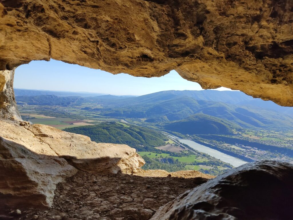 Rocher du Trou de l’Argent, montagne de la Baume depuis Sisteron