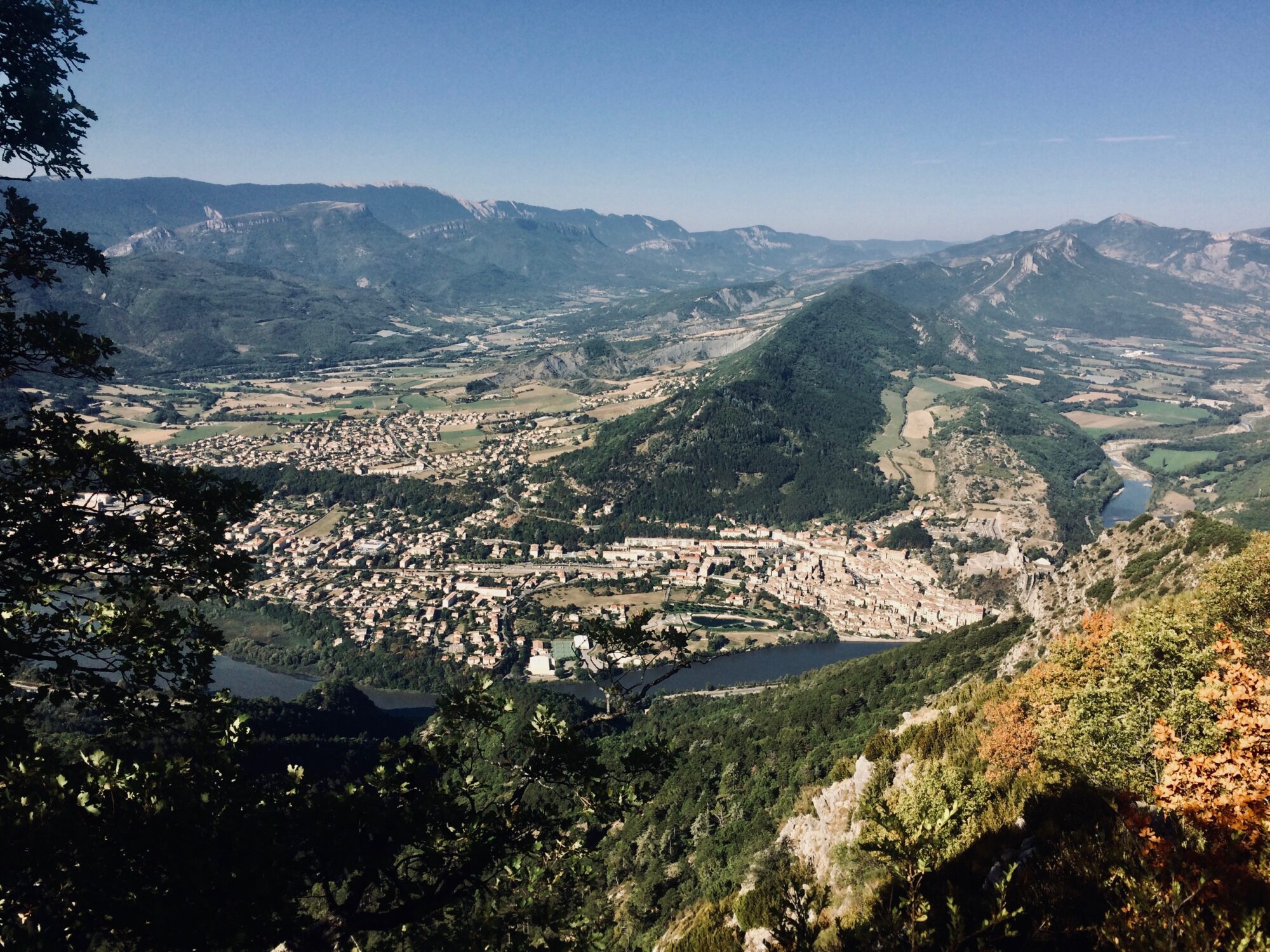 Vue depuis le sommet de la montagne de la Baume sur Sisteron